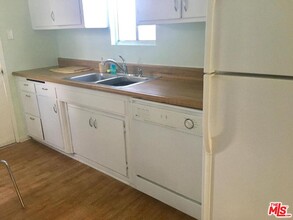5825 Venice Blvd. in Los Angeles, CA - Building Photo - Building Photo