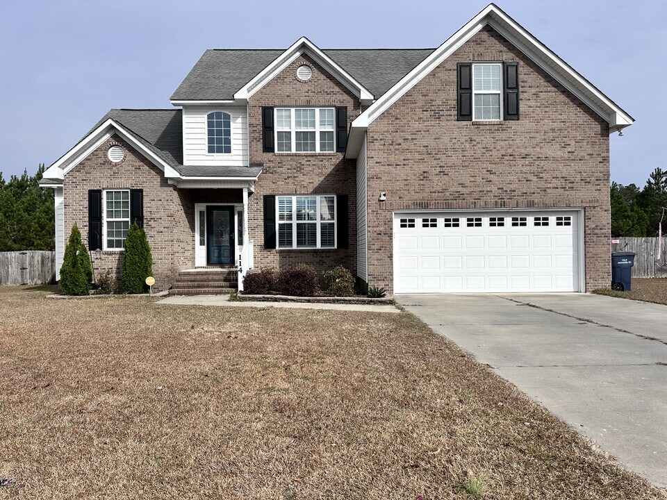 114 Hills Lorough Loop in Jacksonville, NC - Building Photo
