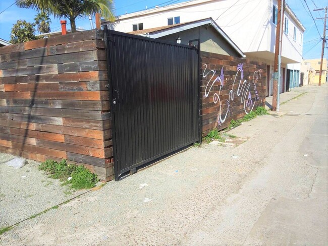 4013-4015 36th St in San Diego, CA - Foto de edificio - Building Photo