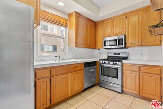 10790 Rose Ave in Los Angeles, CA - Building Photo - Building Photo