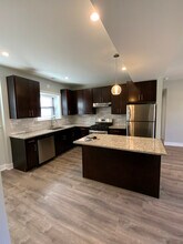 1143 Maple, Unit 916-3 in Evanston, IL - Foto de edificio - Building Photo
