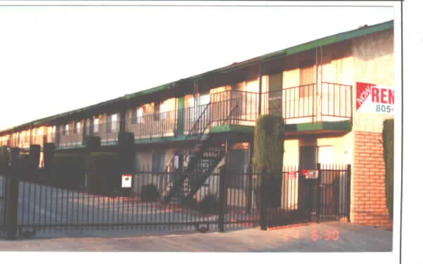 Hillhouse Apartments in Lancaster, CA - Building Photo