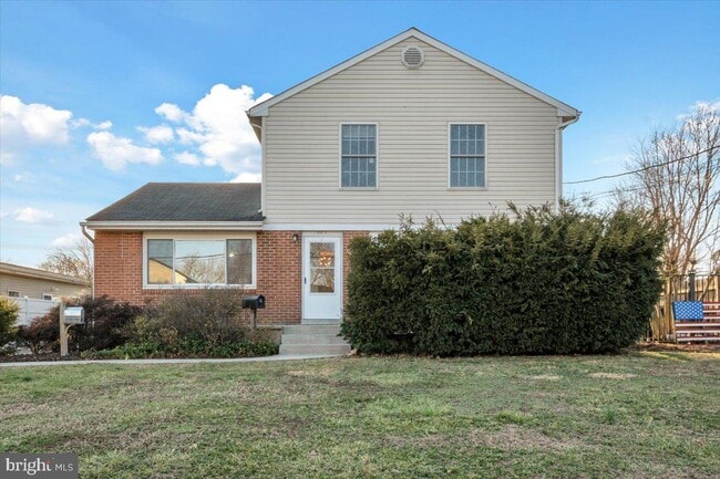 6414 Virginia Hills Ave in Alexandria, VA - Foto de edificio - Building Photo