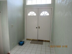 718 Sturnbridge Ln in Schaumburg, IL - Building Photo - Building Photo