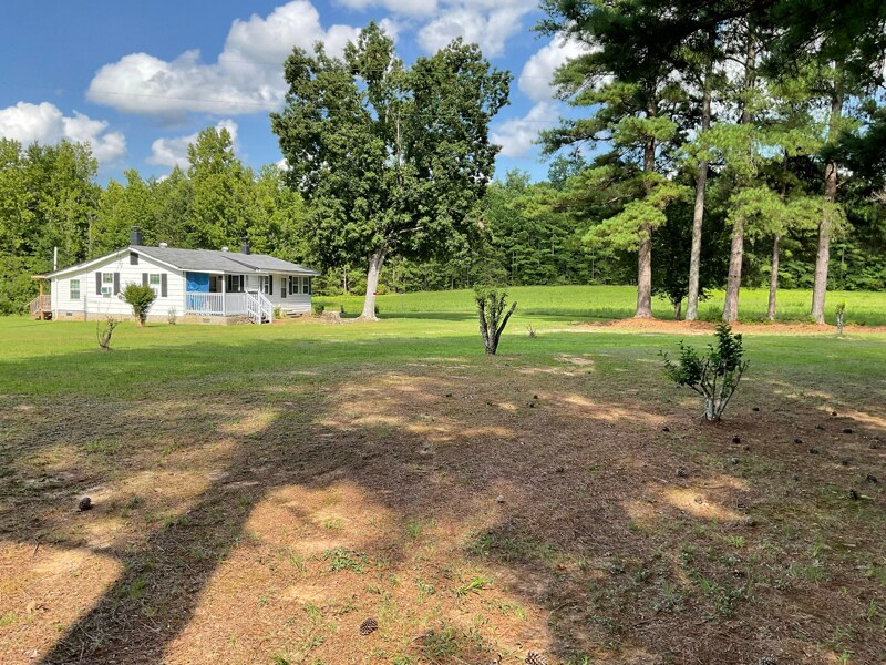 4238 Trottinridge Rd in Red Oak, VA - Building Photo