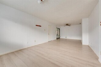 2623 Fallcreek Dr in Carrollton, TX - Building Photo - Building Photo