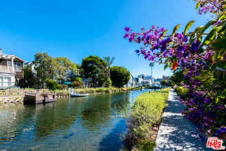 225 Sherman Canal in Los Angeles, CA - Building Photo - Building Photo