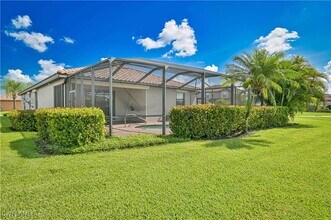 2727 Via Piazza Loop in Ft. Myers, FL - Building Photo - Building Photo