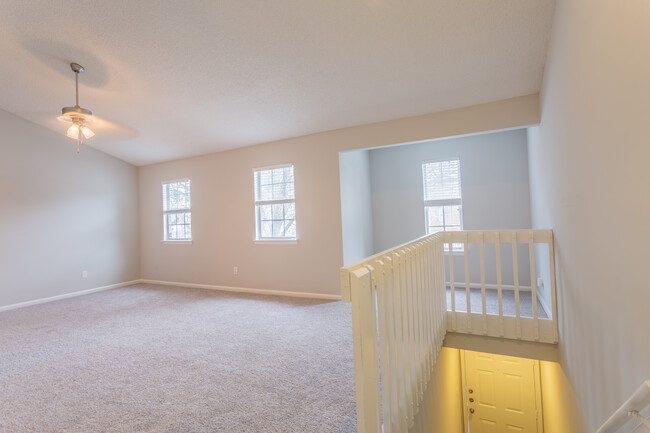 Courts at Yorkshire Downs in Yorktown, VA - Building Photo - Interior Photo