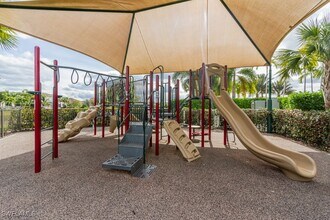 9267 Glenforest Dr in Naples, FL - Building Photo - Building Photo