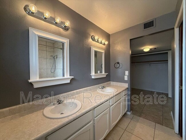 2535 E Maryland Dr in Tempe, AZ - Building Photo - Building Photo