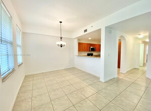 10885 NW 89th Ter, Unit 106 in Doral, FL - Building Photo - Building Photo