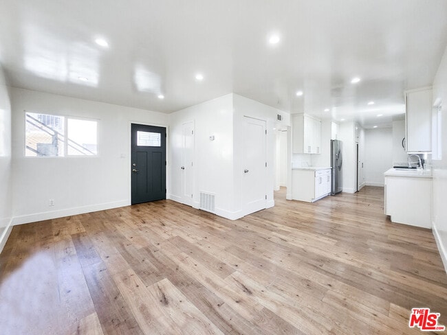 property at 2917 N Coolidge Ave