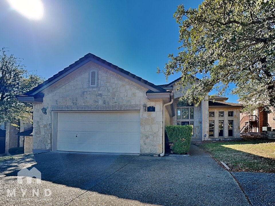 914 Almadin in San Antonio, TX - Building Photo