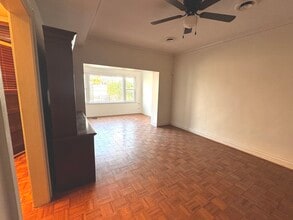 6937 S Merrill Ave in Chicago, IL - Building Photo - Building Photo