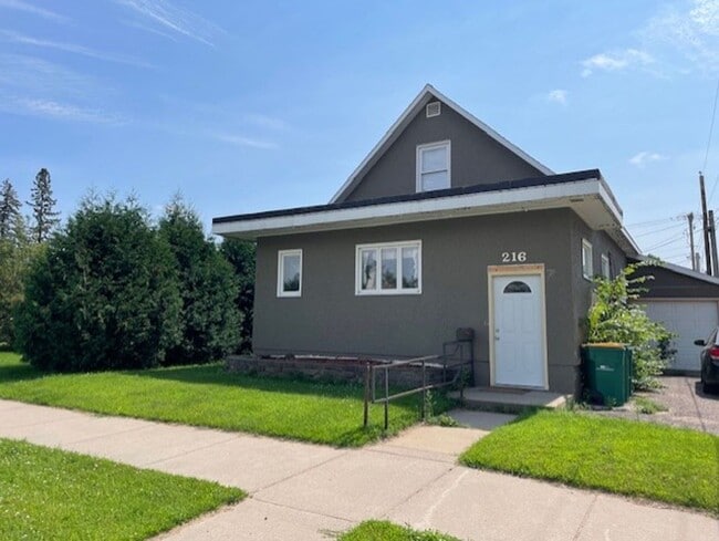 property at 216 Kingwood St