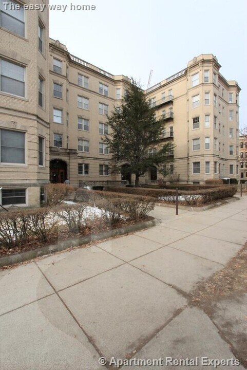 29 Park Dr, Unit #5 in Boston, MA - Building Photo