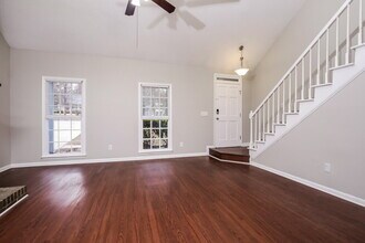 2805 Fernhurst Ct, Unit 1915 in Raleigh, NC - Foto de edificio - Building Photo