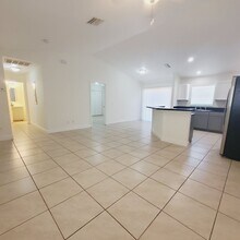 777-779 Bedford Dr in Lehigh Acres, FL - Building Photo - Building Photo