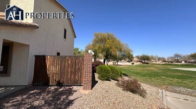 15932 W Crocus Dr in Surprise, AZ - Foto de edificio - Building Photo