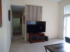 331 Abington Woods Dr in Aurora, IL - Building Photo - Building Photo