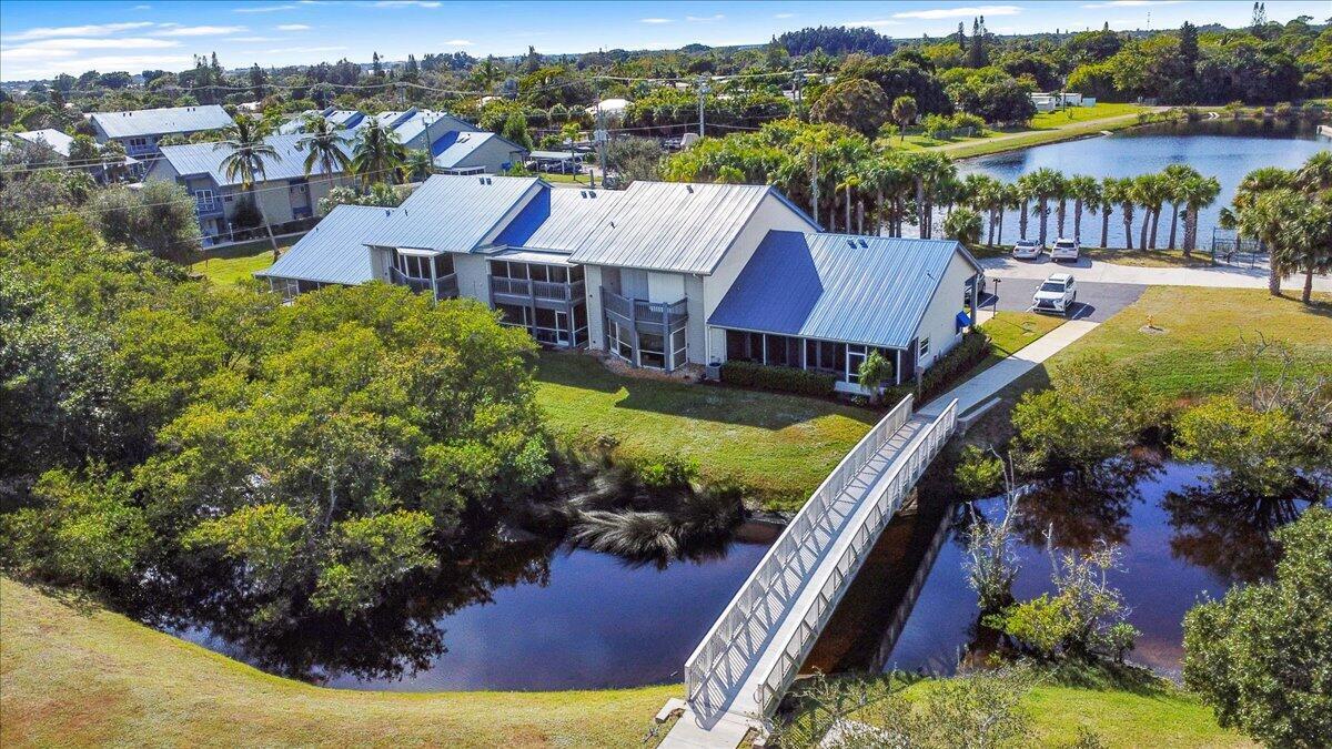 1481 NE 14th Ct in Jensen Beach, FL - Building Photo