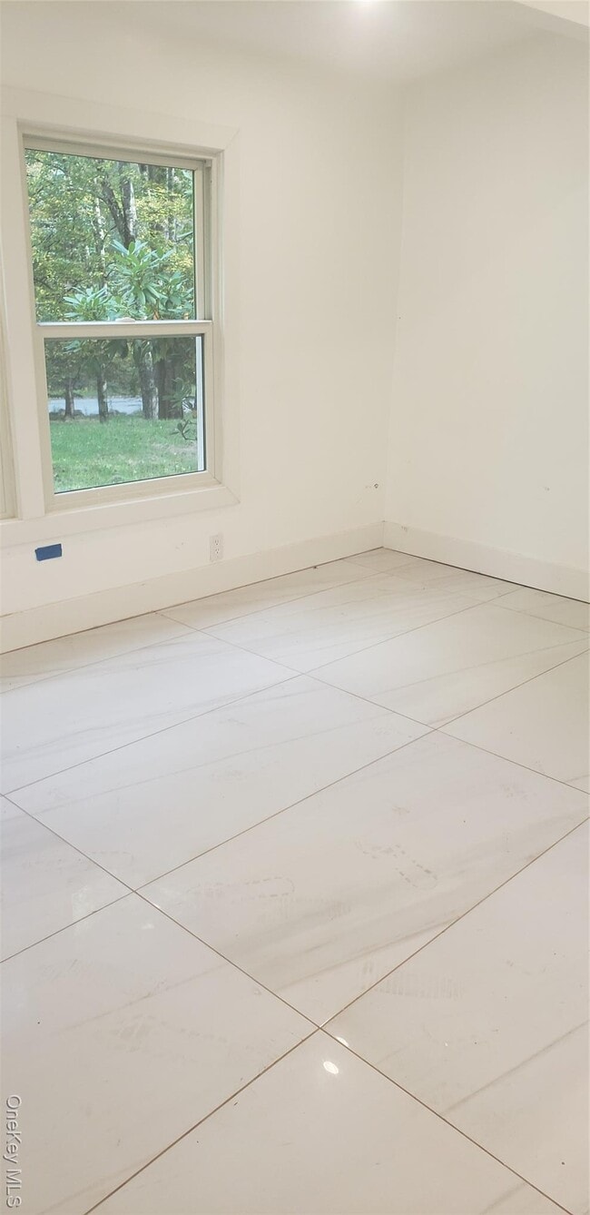 151 Michigan Rd in Woodbourne, NY - Building Photo - Building Photo