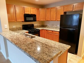 8255 Skokie Blvd in Skokie, IL - Building Photo - Building Photo