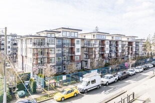 Edge on Edge II in Maple Ridge, BC - Building Photo