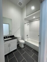 315 W 38th St in Savannah, GA - Building Photo - Building Photo