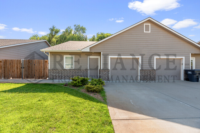 property at 5525 S Victoria St