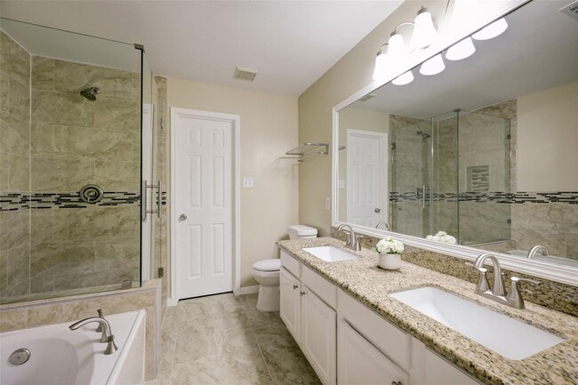 property at 117 N Villa Oaks Dr