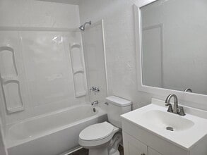 North Loop Apartments in Athens, TX - Foto de edificio - Building Photo