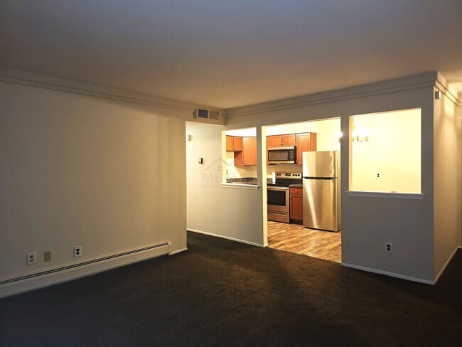 19820 W 12 Mile Rd in Southfield, MI - Building Photo - Building Photo