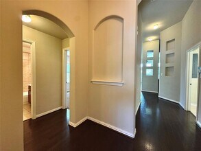 8250 Arezzo Dr in Round Rock, TX - Building Photo - Building Photo