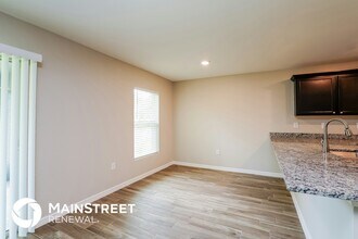 1221 NE 4th Ave in Cape Coral, FL - Foto de edificio - Building Photo