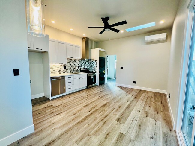 property at 510 E Oak Ave