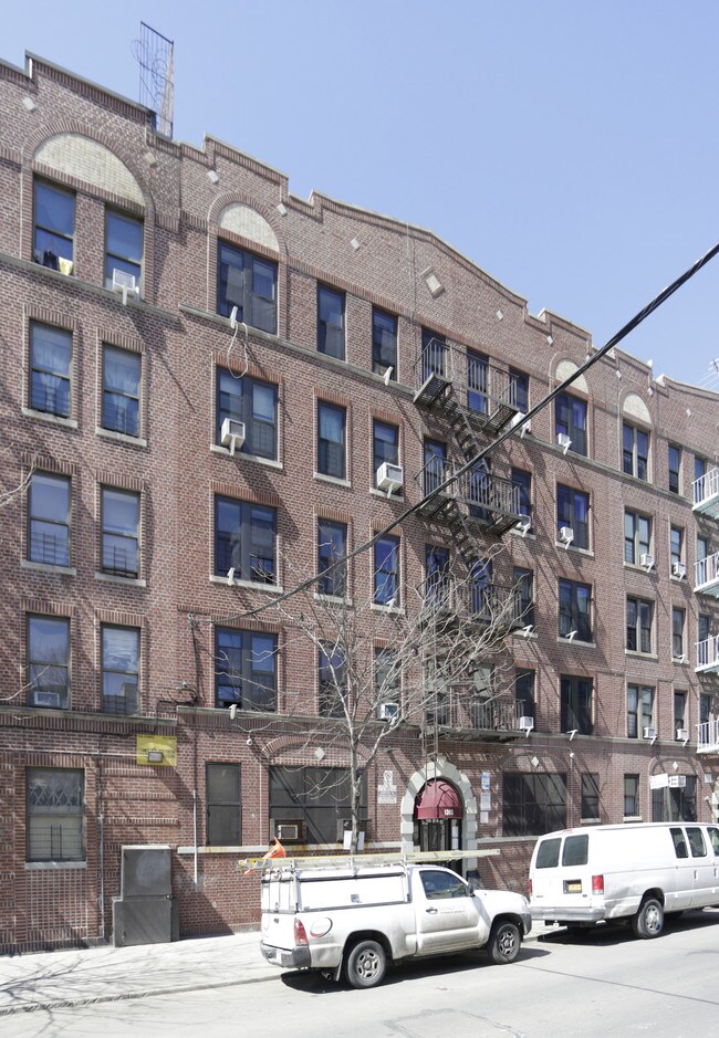 1365-1378 College Ave in Bronx, NY - Foto de edificio - Building Photo