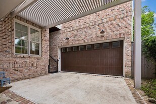 1819 Banks St in Houston, TX - Building Photo