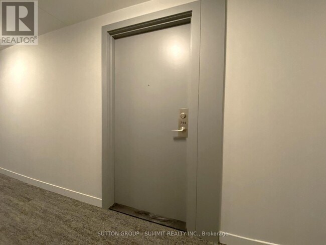 859-859 The Queensway in Toronto, ON - Building Photo - Building Photo