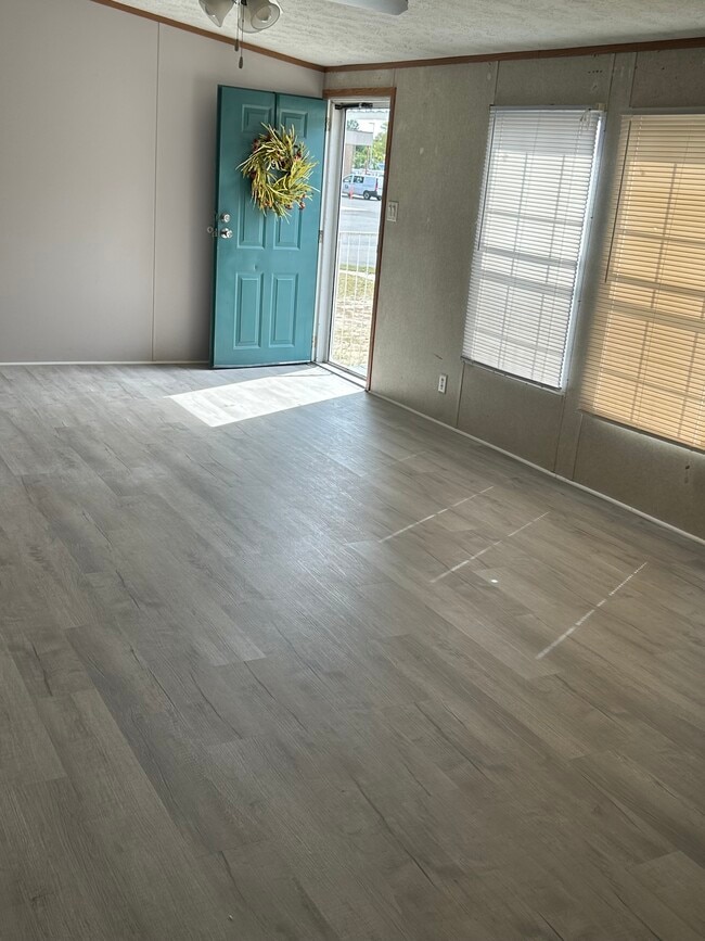 49 Mallard Ave NE in Fort Walton Beach, FL - Foto de edificio - Building Photo