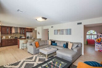 6411 E Thunderbird Rd in Scottsdale, AZ - Building Photo - Building Photo