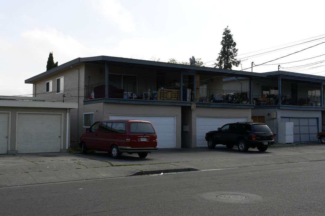 2937 Calvin Ave in Redwood City, CA - Building Photo