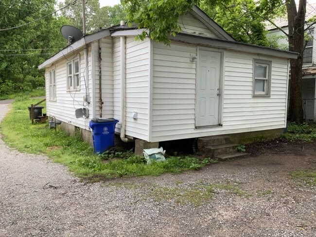 property at 1217 E Reeder St