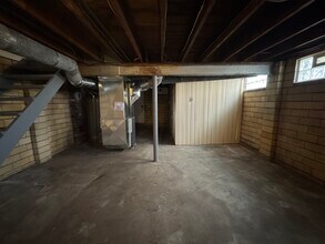 133 16th St NE in Canton, OH - Foto de edificio - Building Photo