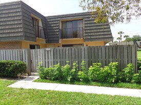 1612 16th Way in West Palm Beach, FL - Building Photo