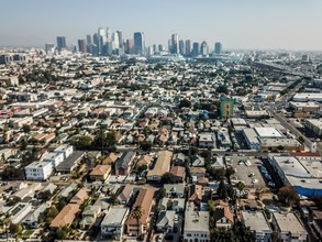 1800 S New England St in Los Angeles, CA - Building Photo - Other