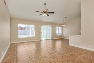 10235 W Medlock Dr in Glendale, AZ - Building Photo - Building Photo