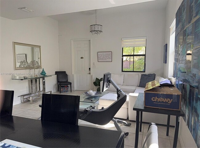 180 SE 36th Ave in Homestead, FL - Building Photo - Building Photo