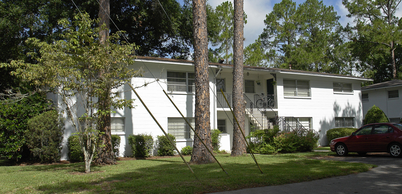 1816-1822 NW 10th St in Gainesville, FL - Building Photo